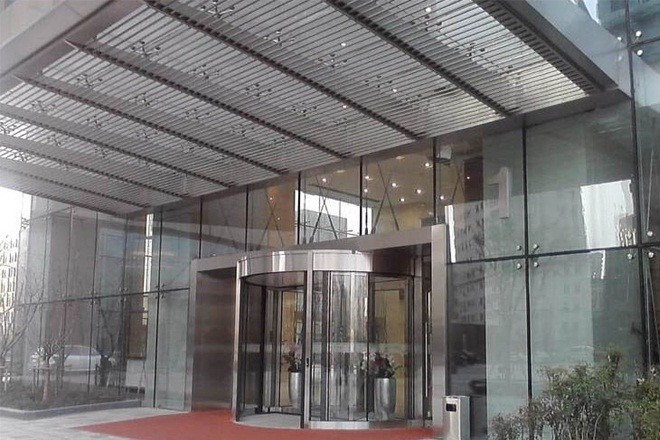 由由世紀(jì)廣場(chǎng)