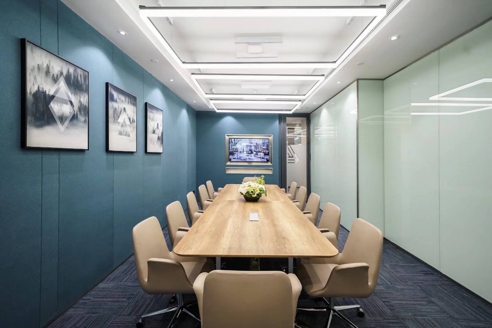 環(huán)球都會(huì)廣場(chǎng)