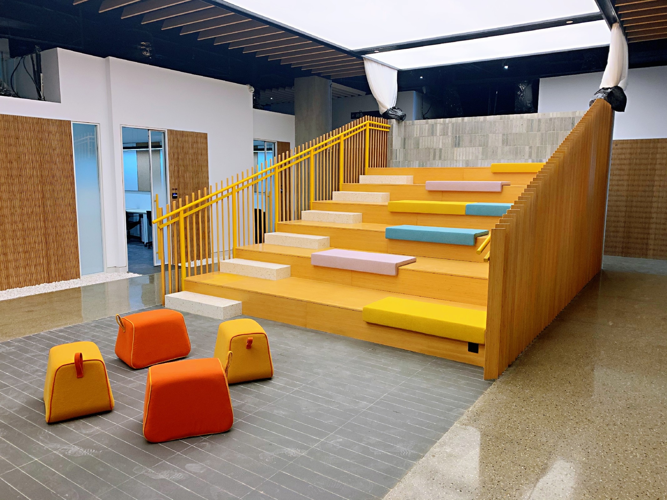 環(huán)球都會(huì)廣場(chǎng)