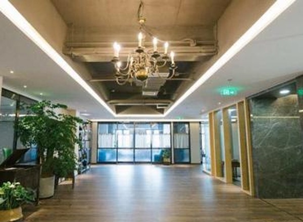 德必外灘8號