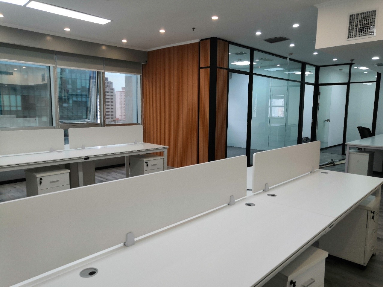 內(nèi)外聯(lián)大廈