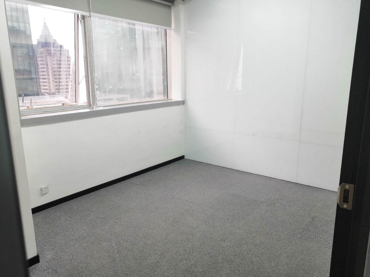 內(nèi)外聯(lián)大廈