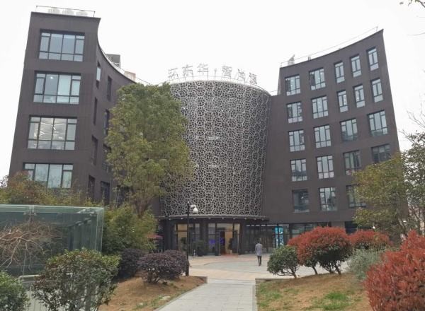 環(huán)東華智尚源