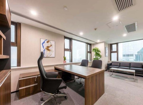 梅龍鎮(zhèn)廣場(chǎng)