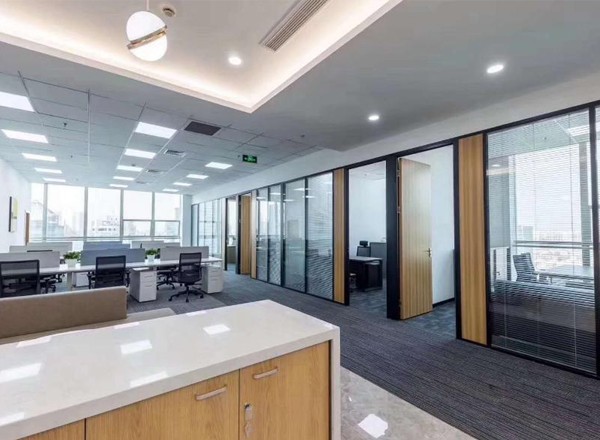 陸家嘴商務(wù)廣場(chǎng)