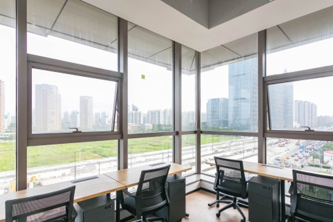 由由世紀(jì)廣場