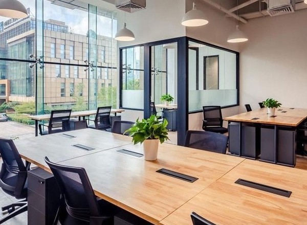 由由世紀(jì)廣場(chǎng)