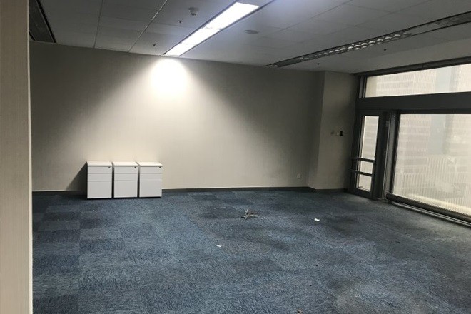 陸家嘴商務(wù)廣場