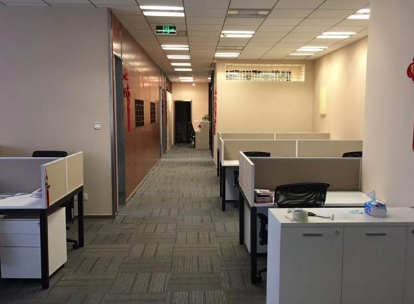 由由世紀(jì)廣場(chǎng)