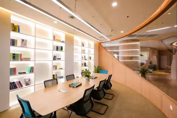 eat n work 餐飲辦公空間（上海正大廣場）