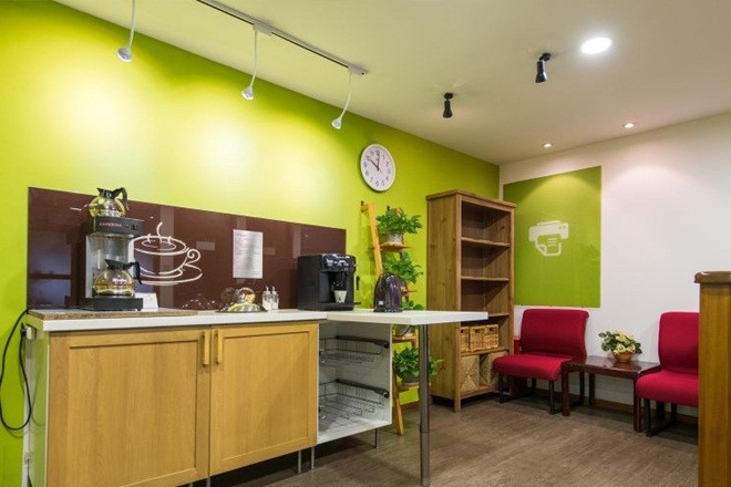 UNISPACE（斯米克大廈）