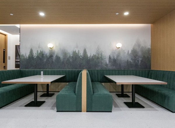 艾克商務(wù)中心(泰康保險(xiǎn)大廈)