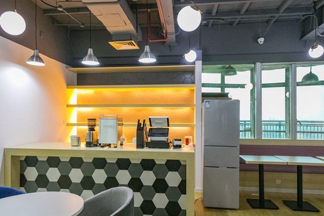 麗空間(峻嶺廣場)