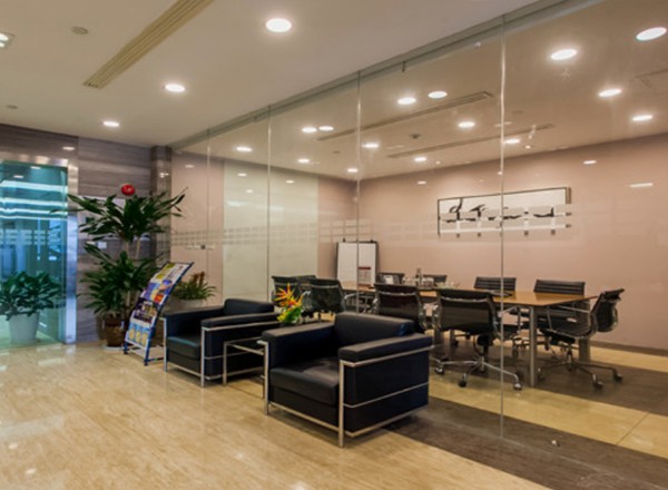 雷格斯(恒基名人商業(yè)大廈)