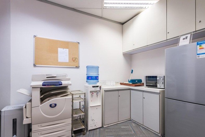 艾克商務(wù)中心(大上海時(shí)代廣場)