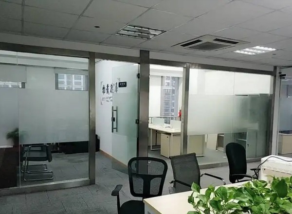 亞龍國際廣場(chǎng)