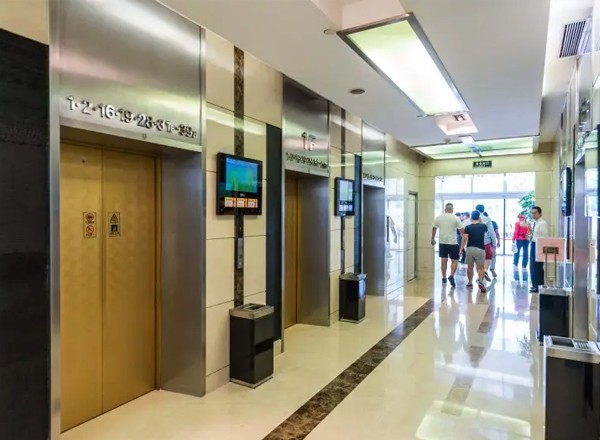 東方國(guó)際金融廣場(chǎng)（新源廣場(chǎng)）