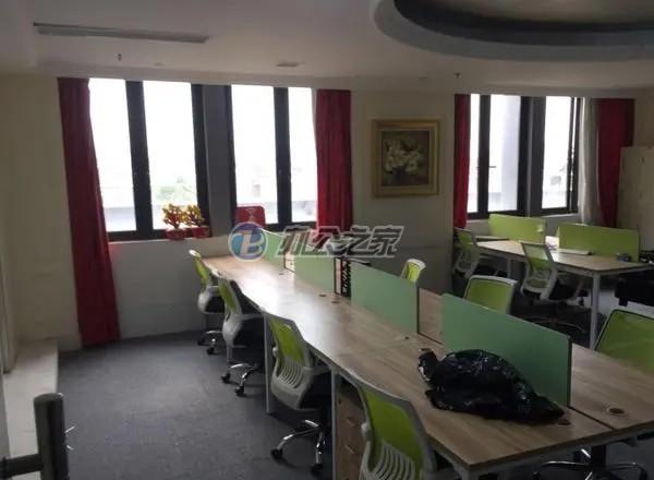 ?？怂惯B鎖商務(wù)大廈