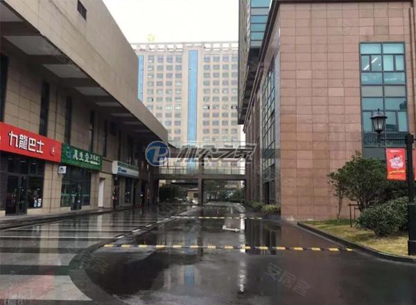 南翔東方偉業(yè)廣場(chǎng)