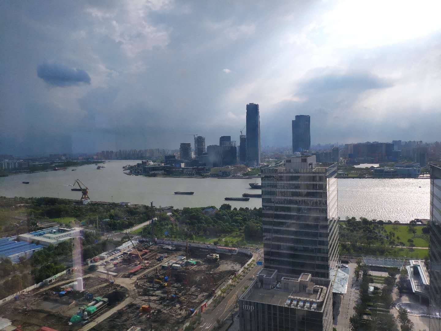 租寫字樓辦公通常在哪里找樓盤