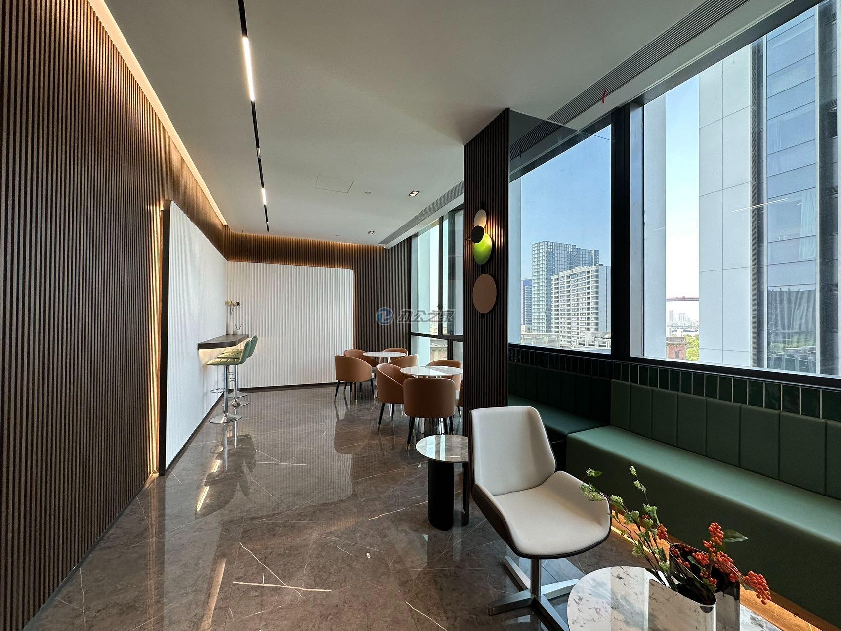 陸家嘴濱江中心