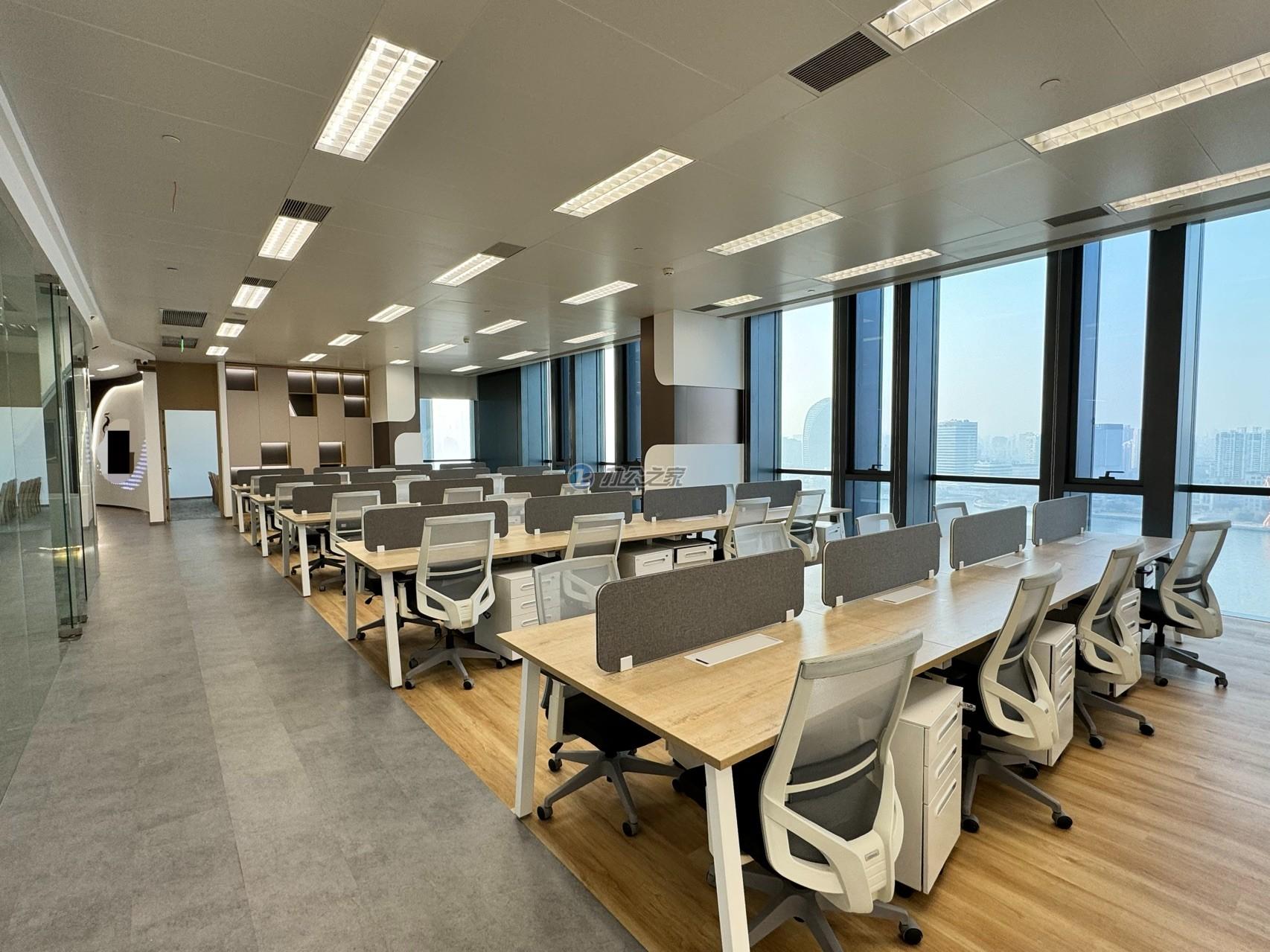 陸家嘴濱江中心