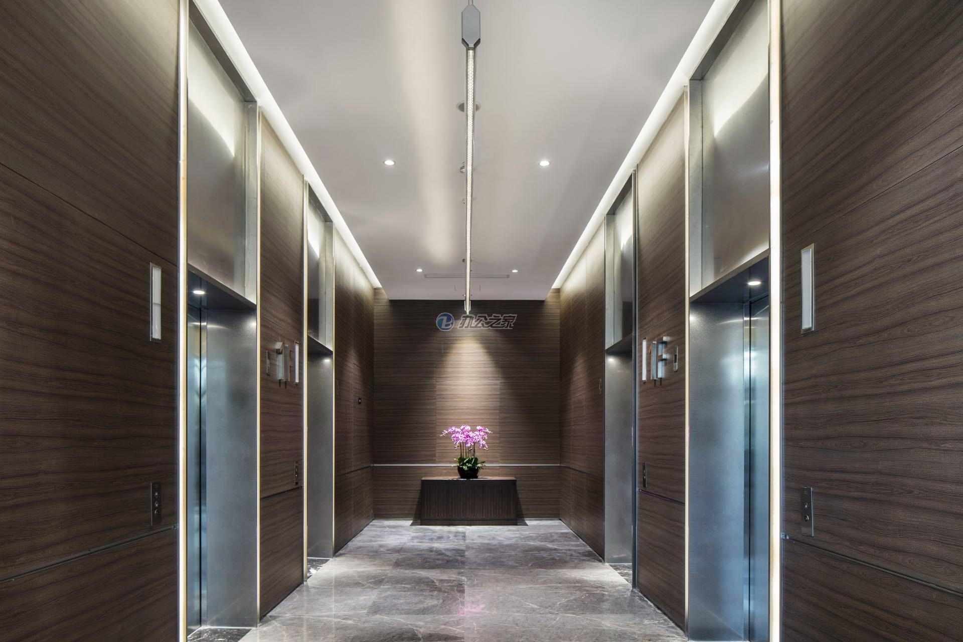 星創(chuàng)科技廣場(chǎng)